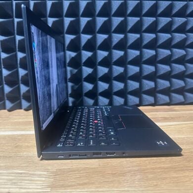 Нетбук Lenovo ThinkPad A285 / 12.5" (1920x1080) IPS Touch / AMD Ryzen 3 2200U (2 (4) ядра по 2.4 - 3.4 GHz) / 8 GB DDR3 / 128 GB SSD / AMD Radeon Vega 3 Graphics / WebCam