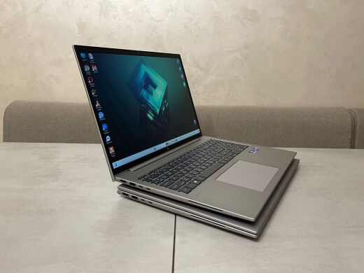 Мобільна робоча станція HP ZBook Firefly 16 G9 / 16" (1920x1200) IPS Touch / Intel Core i7-1260P (12 (16) ядер по 3.4 - 4.7 GHz) / 32 GB DDR5 / 512 GB SSD M.2 / Intel Iris Xe Graphics / WebCam / Fingerprint