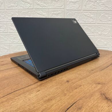 Игровой ноутбук Б-класс MSI Delta 15 A5EFK / 15.6" (1920x1080) IPS / AMD Ryzen 7 5800H (8 (16) ядер по 3.2 - 4.4 GHz) / 16 GB DDR4 / 1000 GB SSD / AMD Radeon RX 6700M, 10 GB GDDR6, 160-bit / WebCam