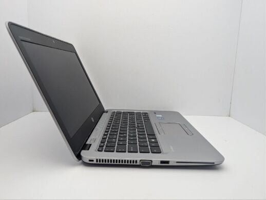 Нетбук HP EliteBook 820 G3 / 12.5" (1366x768) TN / Intel Core i5-6300U (2 (4) ядра по 2.4 - 3.0 GHz) / 8 GB DDR4 / 120 GB SSD / Intel HD Graphics 520 / WebCam