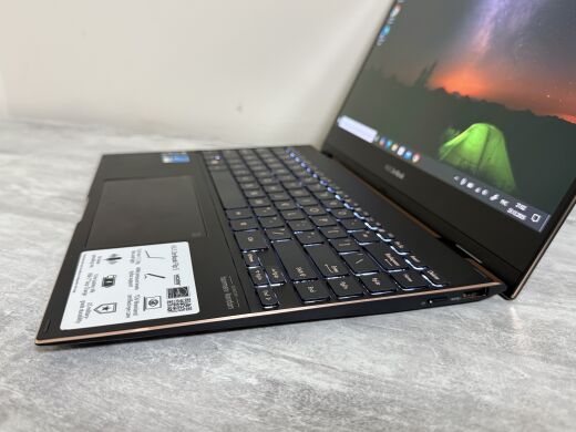 Ультрабук-трансформер Б-класс Asus ZenBook Flip S UX371E / 13.3" (3840x2160) OLED Touch / Intel Core i7-1165G7 (4 (8) ядра по 2.8 - 4.7 GHz) / 16 GB DDR4 / 500 GB SSD / Intel Iris Xe Graphics / WebCam