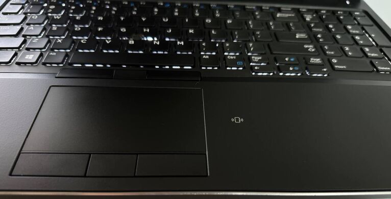 Мобильная рабочая станция Б-класс Dell Precision 7530 / 15.6" (1920x1080) TN / Intel Core i7-8850H (6 (12) ядер по 2.6 - 4.3 GHz) / 32 GB DDR4 / 512 GB SSD / nVidia Quadro P2000, 4 GB GDDR5, 128-bit / WebCam / Win 11 Pro Мобильная рабочая станция Б-класс Dell Precision 7530 / 15.6" (1920x1080) TN / Intel Core i7-8850H (6 (12) ядер по 2.6 - 4.3 GHz) / 32 GB DDR4 / 512 GB SSD / nVidia Quadro P2000, 4 GB GDDR5, 128-bit / WebCam / Win 11 Pro