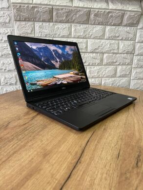Мобільна робоча станція Dell Precision 3520 / 15.6" (1920x1080) IPS / Intel Core i7-7820HQ (4 (8) ядра по 2.9 - 3.9 GHz) / 16 GB DDR4 / 512 GB SSD / nVidia Quadro M620, 2 GB GDDR5, 128-bit / WebCam