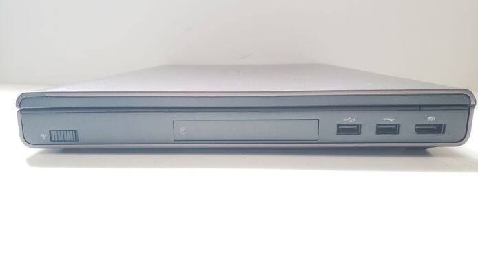 Мобільна робоча станція Dell Precision M4800 / 15.6" (3200x1800) IPS / Intel Core i7-4800MQ (4 (8) ядра по 2.7 - 3.7 GHz) / 16 GB DDR3 / 200 GB SSD + 500 GB HDD / nVidia Quadro K2100M, 2 GB GDDR5, 128-bit / WebCam / DVD-ROM