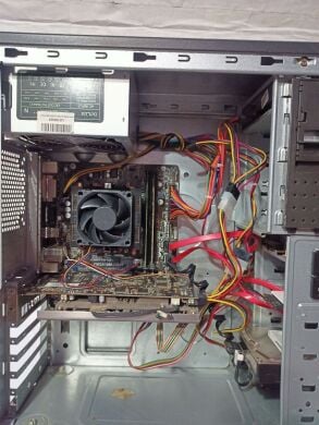 Ігровий ПК Asrock Tower / AMD Athlon X4 760K (4 ядра по 3.8 - 4.1 GHz) / 8 GB DDR3 / 120 GB SSD + 640 GB HDD / AMD Radeon HD 6770, 1 GB GDDR5, 128-bit / DVD-RW