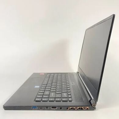Ігровий ноутбук Б-класс MSI GS65 Stealth Thin 8RF / 15.6" (1920x1080) IPS / Intel Core i7-8750H (6 (12) ядер по 2.2 - 4.1 GHz) / 16 GB DDR4 / 512 GB SSD / nVidia GeForce GTX 1070 Max-Q, 8 GB GDDR5, 256-bit / WebCam