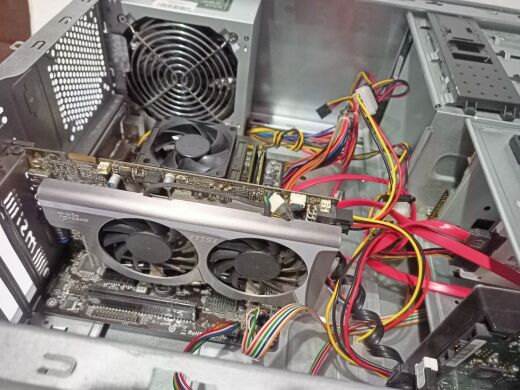 Ігровий ПК Asrock Tower / AMD Athlon X4 760K (4 ядра по 3.8 - 4.1 GHz) / 8 GB DDR3 / 120 GB SSD + 640 GB HDD / AMD Radeon HD 6770, 1 GB GDDR5, 128-bit / DVD-RW