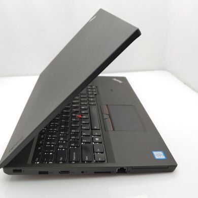 Ноутбук Lenovo ThinkPad T560 / 15.6" (1920х1080) IPS / Intel Core i5-6300U (2 (4) ядра по 2.4 - 3.0 GHz) / 8 GB DDR3 / 256 GB SSD / WebCam / USB 3.0 / HDMI / Fingerprint Ноутбук Lenovo ThinkPad T560 / 15.6" (1920х1080) IPS / Intel Core i5-6300U (2 (4) ядра по 2.4 - 3.0 GHz) / 8 GB DDR3 / 256 GB SSD / WebCam / USB 3.0 / HDMI / Fingerprint