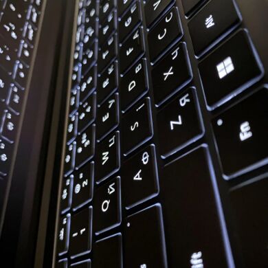 Ультрабук Б-клас Microsoft Surface Laptop 4 / 15" (2496x1664) IPS / Intel Core i7-1185G7 (4 (8) ядра по 3.0 - 4.8 GHz) / 16 GB DDR4 / 512 GB SSD / Intel Iris Xe Graphics / WebCam / USB Type-C