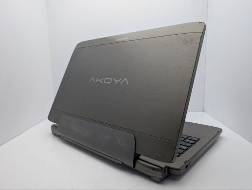Ноутбук Medion S6214T / 15.6" (1366x768) TN Touch / Intel Pentium N3540 (4 ядра по 2.16 - 2.66 GHz) / 4 GB DDR3 / 60 GB SSD + 500 GB HDD / Intel HD Graphics / WebCam / DVD-ROM / АКБ не держит