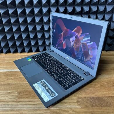 Ноутбук Б-клас Acer Aspire E5-573 / 15.6" (1366x768) TN / Intel Core i7-5500U (2 (4) ядра по 2.4 - 3.0 GHz) / 8 GB DDR3 / 256 GB SSD / nVidia GeForce 920M, 4 GB GDDR3, 64-bit / WebCam