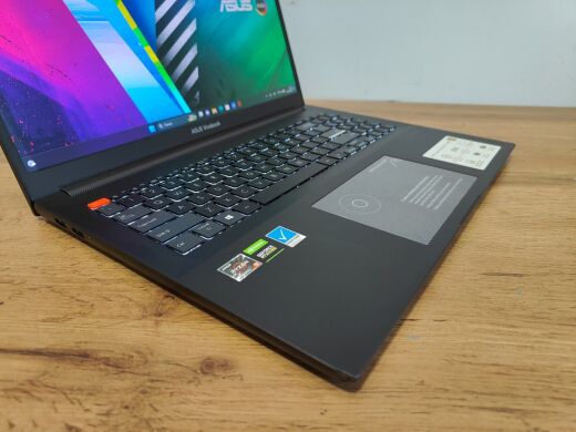 Игровой ноутбук Asus Vivobook Pro 16x OLED (M7600Q) / 16" (3840x2400) OLED / AMD Ryzen 9 5900HX (8 (16) ядер по 3.3 - 4.6 GHz) / 32 GB DDR4 / 1000 GB SSD / nVidia GeForce RTX 3050 Ti, 4 GB GDDR6, 128-bit / WebCam / Windows 11 Pro + Мышка Asus + Сумка Asus