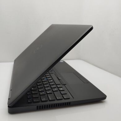 Ігровий ноутбук Dell Latitude E5570 / 15.6" (1366x768) TN / Intel Core i7-6600U (2 (4) ядра по 2.6 - 3.4 GHz) / 8 GB DDR4 / 240 GB SSD / AMD Radeon R7 M360, 2 GB DDR3, 64-bit / WebCam / NO ODD Ігровий ноутбук Dell Latitude E5570 / 15.6" (1366x768) TN / Intel Core i7-6600U (2 (4) ядра по 2.6 - 3.4 GHz) / 8 GB DDR4 / 240 GB SSD / AMD Radeon R7 M360, 2 GB DDR3, 64-bit / WebCam / NO ODD