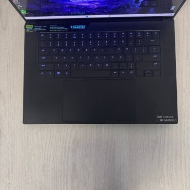 Ігровий ноутбук Razer Blade 16 RZ09-0510 / 16" (2560x1600) IPS / Intel Core i9-14900HX (24 (32) ядер по 2.2 - 5.8 GHz) / 32 GB DDR5 / 1000 GB SSD M.2 / nVidia GeForce RTX 4080, 12 GB GDDR6, 192-bit / WebCam