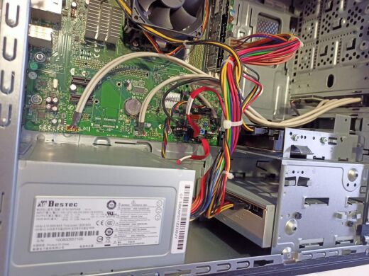Комп'ютер HP Compaq SG3 Tower / AMD Athlon II X2 220 (2 ядра по 2.8 GHz) / 4 GB DDR3 / 320 GB HDD / AMD Radeon 3000 Graphics / DVD-RW 