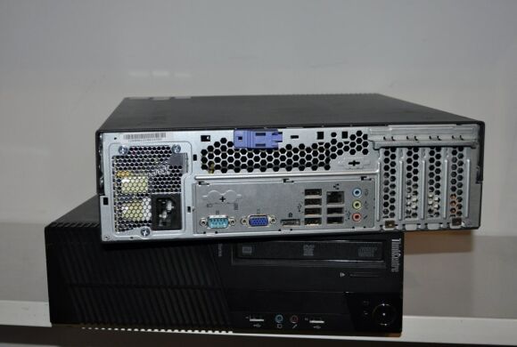 Компьютер Lenovo ThinkCentre M91p SFF / Intel Core i5-2400 (4 ядра по 3.1 - 3.4 GHz) / 8 GB DDR3 / 120 GB SSD NEW / Intel HD Graphics 2000 / DVD-ROM + Windows 10 Pro