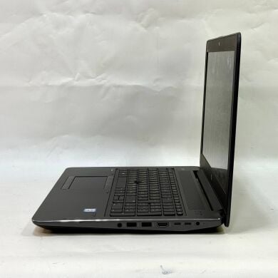 Мобильная рабочая станция Б-класс HP ZBook 15 G3 / 15.6" (1920x1080) IPS / Intel Core i7-6820HQ (4 (8) ядра по 2.7 - 3.6 GHz) / 16 GB DDR4 / 256 GB SSD / nVidia Quadro M1000M, 2 GB GDDR5, 128-bit / WebCam / Windows 10 Pro