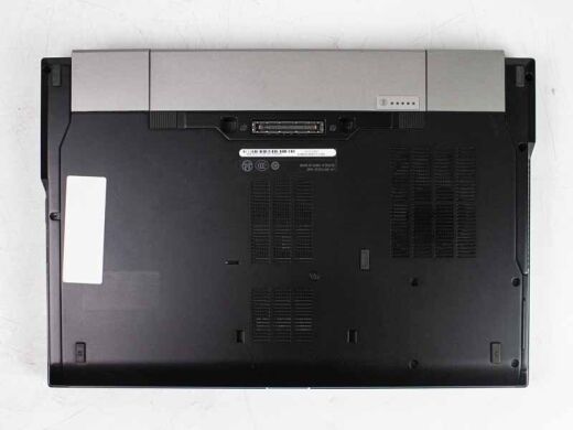 Мобильная рабочая станция Dell Precision M4500 / 15.6" (1600х900) TN / Intel Core i5-520M (2 ядра по 2.4 - 2.93 GHz) / 4 GB DDR3 / 240 GB SSD / nVidia Quadro FX 1800M, 1 GB GDDR5, 128-bit / DVD-RW