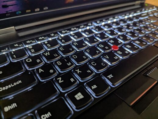 Мобильная рабочая станция Lenovo ThinkPad P50 / 15.6" (1920x1080) IPS / Intel Core i7-6820HQ (4 (8) ядра по 2.7 - 3.6 GHz) / 32 GB DDR4 / 480 GB SSD / nVidia Quadro M2000M, 4 GB GDDR5, 128-bit / WebCam / TouchID / Windows 10