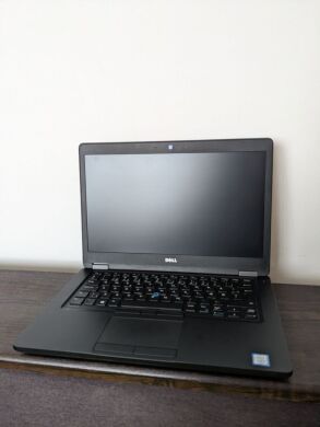 Ноутбук Dell Latitude 5480 / 14" (1920x1080) TN / Intel Core i7-7820HQ (4 (8) ядра по 2.9 - 3.9 GHz) / 8 GB DDR4 / 256 GB SSD M.2 / nVidia GeForce 930MX, 2 GB DDR3, 64-bit / WebCam / USB 3.1 / HDMI
