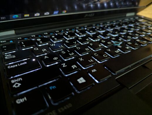 Ноутбук Dell Latitude E5450 / 14" (1920x1080) IPS / Intel Core i5-5300U (2 (4) ядра по 2.3 - 2.9 GHz) / 8 GB DDR3 / 256 GB SSD / nVidia GeForce 830M, 2 GB DDR3, 64-bit / WebCam / Fingerprint / Windows 10