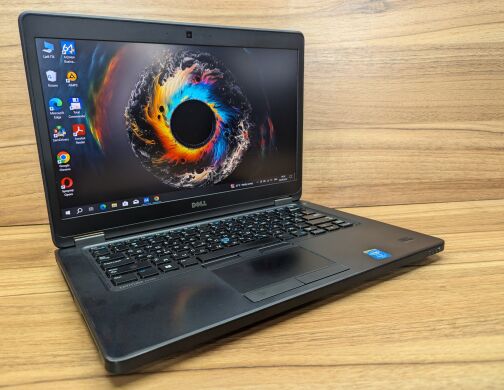 Ноутбук Dell Latitude E5450 / 14" (1920x1080) IPS / Intel Core i5-5300U (2 (4) ядра по 2.3 - 2.9 GHz) / 8 GB DDR3 / 256 GB SSD / nVidia GeForce 830M, 2 GB DDR3, 64-bit / WebCam / Fingerprint / Windows 10