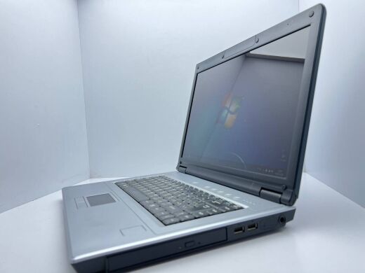 Ноутбук Б класс Impression 557 / 15.4" (1280x800) TN / Intel Pentium T2370 (2 ядра по 1.73 GHz) / 4 GB DDR2 / 320 GB HDD / Intel HD Graphics