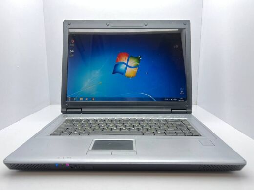 Ноутбук Б класс Impression 557 / 15.4" (1280x800) TN / Intel Pentium T2370 (2 ядра по 1.73 GHz) / 4 GB DDR2 / 320 GB HDD / Intel HD Graphics