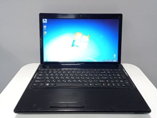 Ноутбук Lenovo Ideapad G585 / 15.6" (1366x768) TN / AMD E2-1800 (2 ядра по 1.7 GHz) / 4 GB DDR3 / 500 GB HDD / AMD Radeon HD 7340M / USB 3.0 / WebCam 