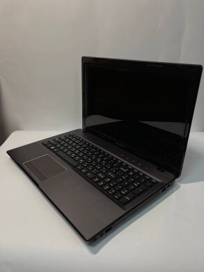 Ноутбук Lenovo IdeaPad Z575 / 15.6" (1366x768) TN / AMD A4-3300M (2 ядра по 1.9 - 2.5 GHz) / 4 GB DDR3 / 500 GB HDD / AMD Radeon 6600M and 6700M Series, 128-bit / WebCam / DVD-RW / HDMI