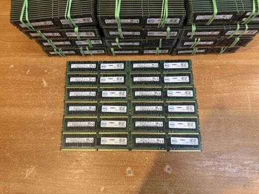 Серверная оперативная память Hynix / 64 GB / 4Rx4 PC4-2400T / DDR4 ECC / 2400 MHz