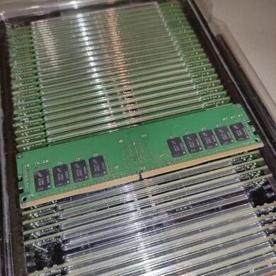 Серверна оперативна пам'ять Micron / 16 GB / DDR4 ECC / 3200 MHz