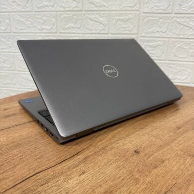 Ультрабук Б-клас Dell Latitude 5520 / 15.6" (1920x1080) IPS Touch / Intel Core i7-1165G7 (4 (8) ядра по 2.8 - 4.7 GHz) / 16 GB DDR4 / 512 GB SSD NVMe / Intel Iris Xe Graphics / WebCam