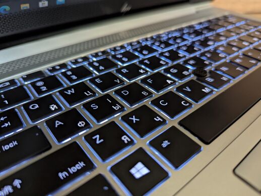 Ультрабук Б-класс HP EliteBook 830 G5 / 13.3" (1920x1080) IPS Touch / Intel Core i7-8650U (4 (8) ядра по 1.9 - 4.2 GHz) / 16 GB DDR4 / 512 GB SSD / Intel UHD Graphics 620 / TouchID / Windows 10 Ультрабук Б-класс HP EliteBook 830 G5 / 13.3" (1920x1080) IPS Touch / Intel Core i7-8650U (4 (8) ядра по 1.9 - 4.2 GHz) / 16 GB DDR4 / 512 GB SSD / Intel UHD Graphics 620 / TouchID / Windows 10