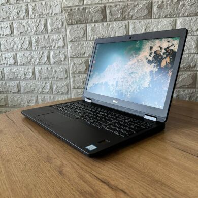 Игровой ноутбук Dell Latitude 5570 / 15.6" (1920x1080) IPS / Intel Core i7-6820HQ (4 (8) ядра по 2.7 - 3.6 GHz) / 16 GB DDR4 / 1000 GB SSD / AMD Radeon R7 M360, 2 GB GDDR3, 64-bit / WebCam Игровой ноутбук Dell Latitude 5570 / 15.6" (1920x1080) IPS / Intel Core i7-6820HQ (4 (8) ядра по 2.7 - 3.6 GHz) / 16 GB DDR4 / 1000 GB SSD / AMD Radeon R7 M360, 2 GB GDDR3, 64-bit / WebCam