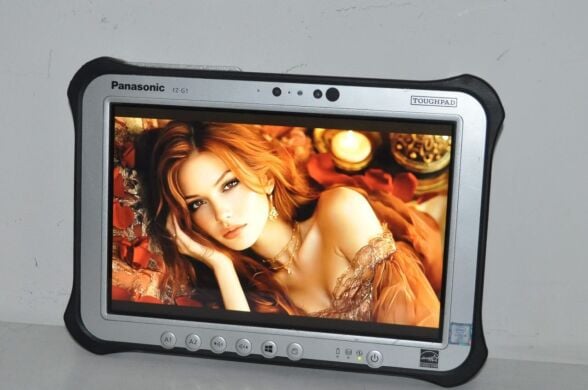 Захищений планшет Б-клас Panasonic Toughpad FZ-G1 MK5 / 10.1" (1920x1200) IPS Touch / Intel Core i5-7300U (2 (4) ядра по 2.6 - 3.5 GHz) / 8 GB DDR3 / 256 GB SSD / Intel HD Graphics 620 / WebCam / Стілус / Блок живлення