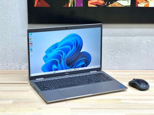 Ультрабук Dell Latitude 5530 / 15.6" (1920x1080) IPS / Intel Core i5-1235U (10 (12) ядер по 3.3 - 4.4 GHz) / 16 GB DDR4 / 512 GB SSD / Intel Iris Xe Graphics / WebCam / Win 11 Pro