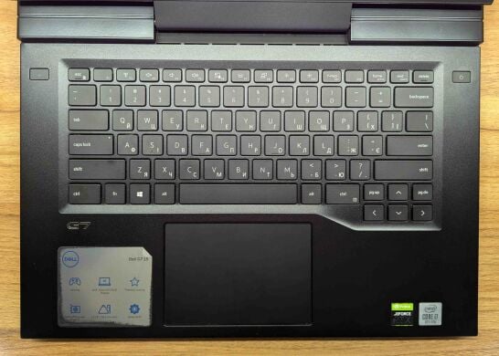 Ігровий ноутбук Dell G7 15 7500 / 15.6" (3840x2160) IPS / Intel Core i7-10750H (6 (12) ядер по 2.6 - 5.0 GHz) / 16 GB DDR4 / 1000 GB SSD / nVidia GeForce RTX 2070, 8 GB GDDR6, 256-bit / WebCam / Windows 10