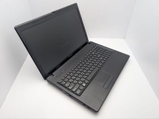 Ноутбук Lenovo IdeaPad G575 / 15.6" (1366x768) TN / AMD E-450 (2 ядра по 1.66 GHz) / 8 GB DDR3 / 320 GB HDD / AMD Radeon HD 6320 Graphics / WebCam / DVD-ROM