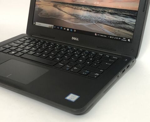 Ультрабук Dell Latitude 3380 / 13.3" (1366x768) TN / Intel Core i5-7200U (2 (4) ядра по 2.5 - 3.1 GHz) / 8 GB DDR4 / 128 GB SSD / Intel HD Graphics 620 / WebCam / Win 10 Pro