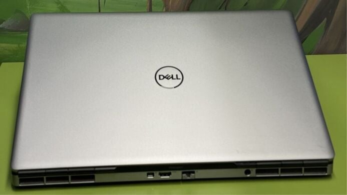 Мобильная рабочая станция Dell Precision 7760 / 17.3" (1920x1080) IPS / Intel Xeon W-11855M (6 (12) ядер по 3.2 - 4.9 GHz) / 32 GB DDR4 / 1000 GB SSD / nVidia RTX A3000, 6 GB GDDR6, 192-bit / WebCam / Thunderbolt