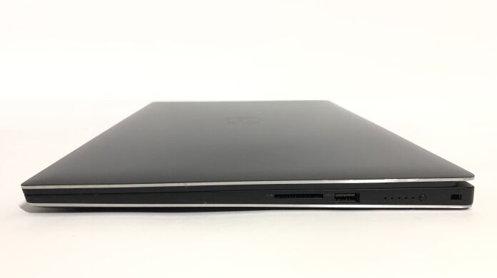 Мобильная рабочая станция Dell Precision 5530 / 15.6" (1920x1080) IPS / Intel Core i7-8850H (6 (12) ядра по 2.6 - 4.3 GHz) / 16 GB DDR4 / 512 GB SSD / nVidia Quadro P1000, 4 GB GDDR5, 128-bit / WebCam / Win 11 Pro