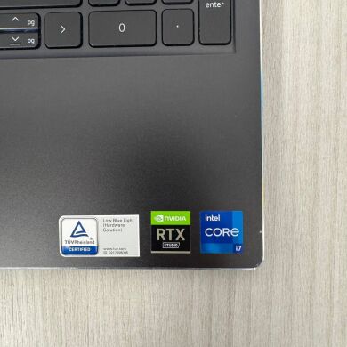 Игровой ультрабук Б-класс Dell Vostro 15 7510 / 15.6" (1920x1080) IPS / Intel Core i7-11800H (8 (16) ядер по 2.3 - 4.6 GHz) / 16 GB DDR4 / 512 GB SSD NVMe / nVidia GeForce RTX 3050, 4 GB GDDR6, 128-bit / WebCam Игровой ультрабук Б-класс Dell Vostro 15 7510 / 15.6" (1920x1080) IPS / Intel Core i7-11800H (8 (16) ядер по 2.3 - 4.6 GHz) / 16 GB DDR4 / 512 GB SSD NVMe / nVidia GeForce RTX 3050, 4 GB GDDR6, 128-bit / WebCam