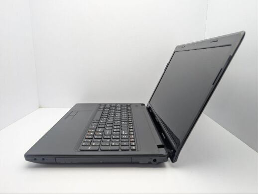 Ноутбук Lenovo IdeaPad G575 / 15.6" (1366x768) TN / AMD E-450 (2 ядра по 1.66 GHz) / 8 GB DDR3 / 320 GB HDD / AMD Radeon HD 6320 Graphics / WebCam / DVD-ROM