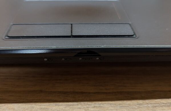 Ноутбук Б-клас Lenovo G570 / 15.6" (1366x768) TN / Intel Celeron B800 (2 ядра по 1.5 GHz) / 8 GB DDR3 / 320 GB HDD / Intel HD Graphics / WebCam / Windows 7 Ноутбук Б-клас Lenovo G570 / 15.6" (1366x768) TN / Intel Celeron B800 (2 ядра по 1.5 GHz) / 8 GB DDR3 / 320 GB HDD / Intel HD Graphics / WebCam / Windows 7