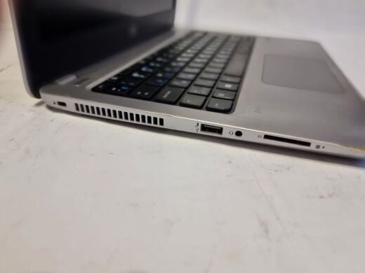Ультрабук Б-клас HP ProBook 430 G4 / 13.3" (1920x1080) TN / Intel Core i3-7100U (2 (4) ядра по 2.4 GHz) / 6 GB DDR4 / 128 GB SSD M.2 / Intel HD Graphics 620 / WebCam / АКБ не тримає