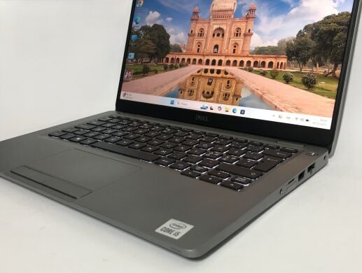 Ультрабук Dell Latitude 5310 / 13.3" (1920x1080) IPS Touch / Intel Core i5-10210U (4 (8) ядра по 1.6 - 4.2 GHz) / 16 GB DDR4 / 256 GB SSD / Intel UHD Graphics / WebCam / Win 11 Pro