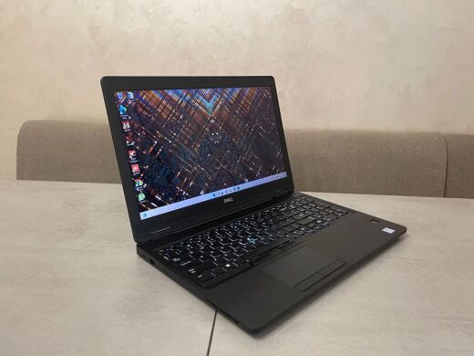 Ультрабук Dell Latitude E5590 / 15.6" (1920x1080) IPS / Intel Core i5-7300U (2 (4) ядра по 2.6 - 3.5 GHz) / 16 GB DDR4 / 500 GB SSD M.2 / Intel HD Graphics 620 / WebCam