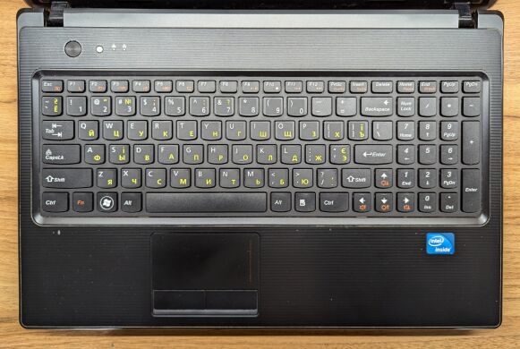 Ноутбук Б-клас Lenovo G570 / 15.6" (1366x768) TN / Intel Celeron B800 (2 ядра по 1.5 GHz) / 8 GB DDR3 / 320 GB HDD / Intel HD Graphics / WebCam / Windows 7 Ноутбук Б-клас Lenovo G570 / 15.6" (1366x768) TN / Intel Celeron B800 (2 ядра по 1.5 GHz) / 8 GB DDR3 / 320 GB HDD / Intel HD Graphics / WebCam / Windows 7