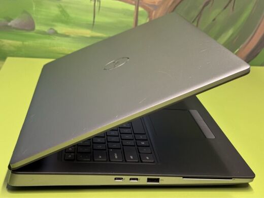 Мобильная рабочая станция Dell Precision 7760 / 17.3" (1920x1080) IPS / Intel Xeon W-11855M (6 (12) ядер по 3.2 - 4.9 GHz) / 32 GB DDR4 / 1000 GB SSD / nVidia RTX A3000, 6 GB GDDR6, 192-bit / WebCam / Thunderbolt